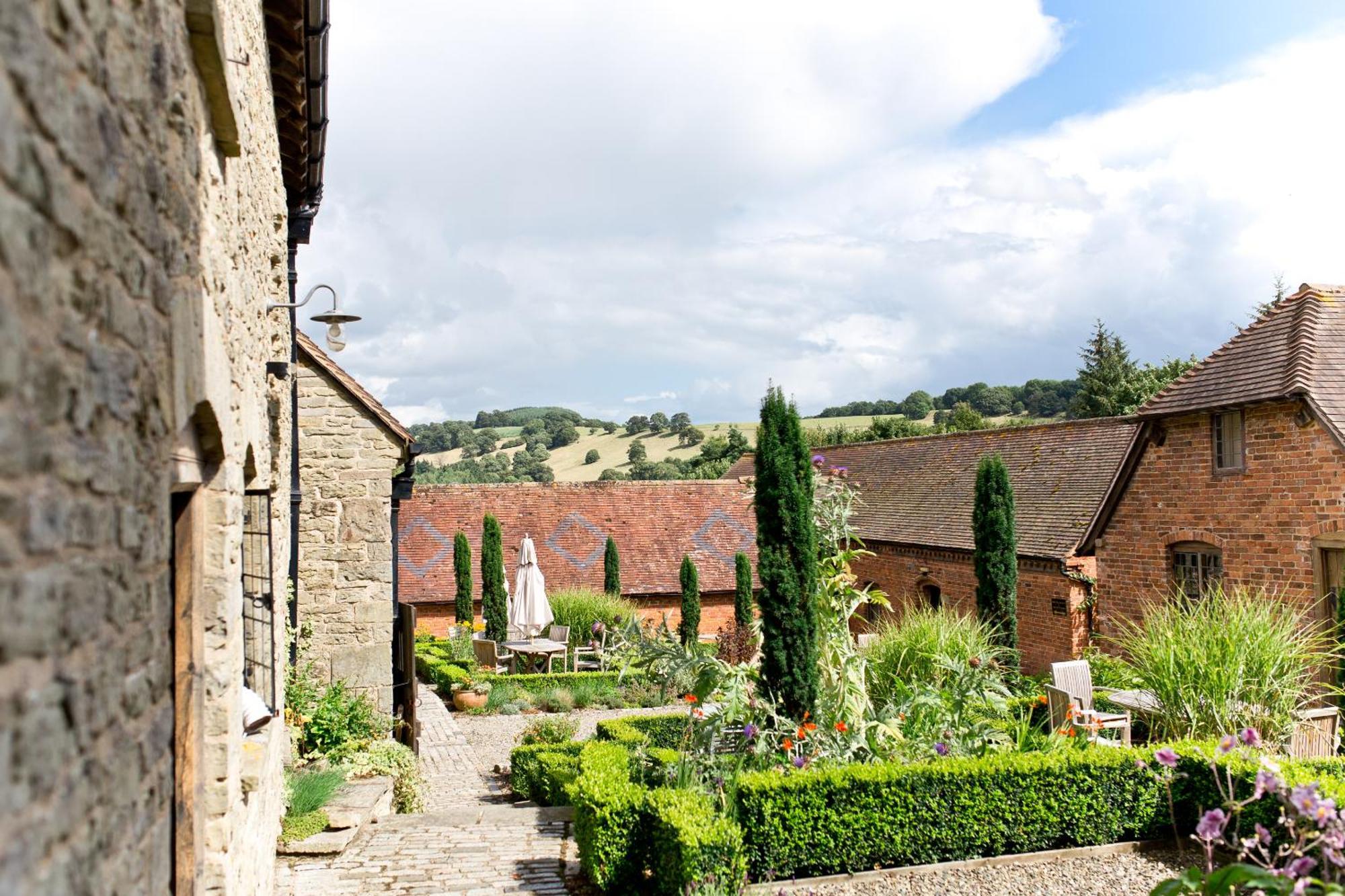 Old Downton Lodge Ludlow Exterior foto